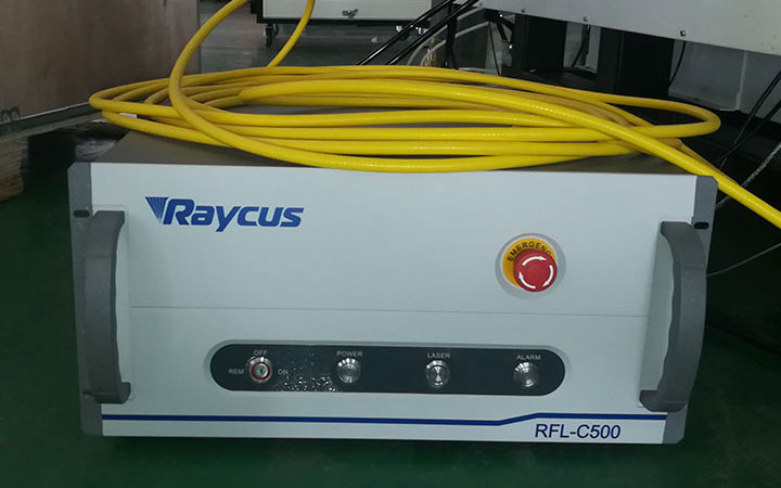 Источник лазерной резки Raycus 1000 W Источник лазерной резки Raycus 1000 W