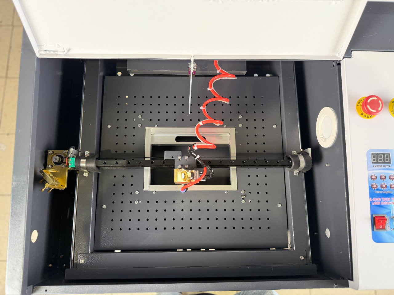 Лазерный станок c ЧПУ 400х400мм 50Вт/М3