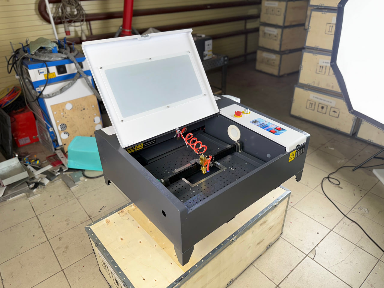 Лазерный станок c ЧПУ 400х400мм 40Вт/М3