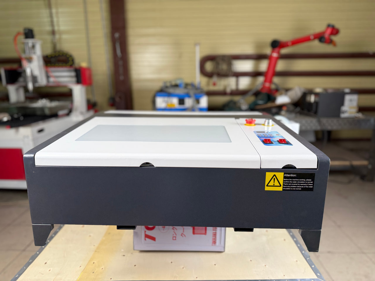 Лазерный станок c ЧПУ 400х400мм 40Вт/М3