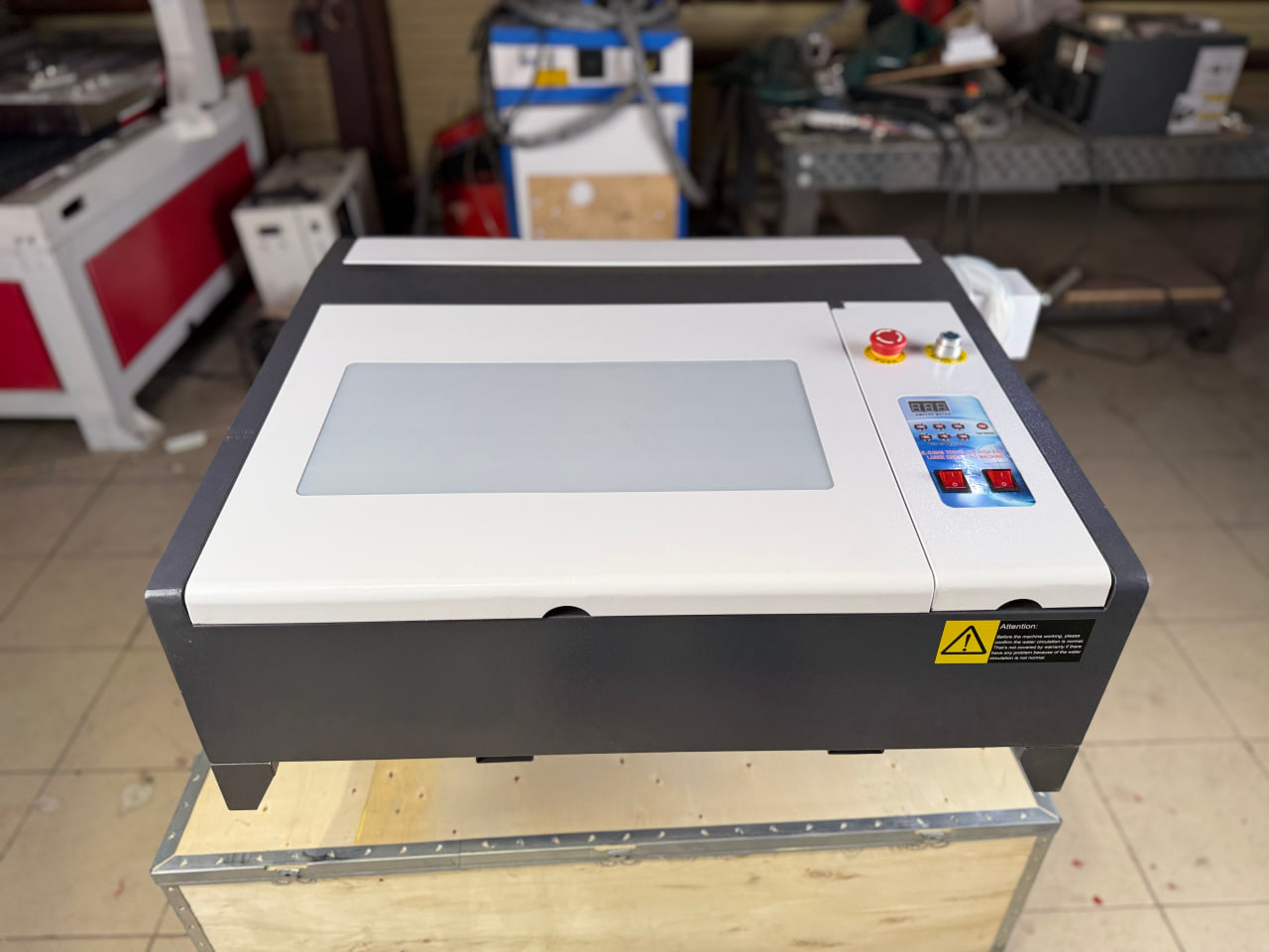 Лазерный станок c ЧПУ 400х400мм 50Вт/М3