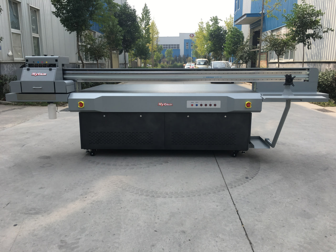 УФ-Принтер RF1325 с рабочим полем 1300х2500 мм